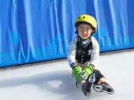 アイススケート初心者必見！親子で楽しく滑れるようになるコツを解説【基本の姿勢～ターンまで】
