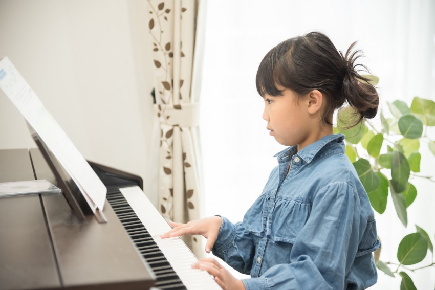 子どものピアノ上達に欠かせない「ソルフェージュ」を現役ピアノ講師が解説