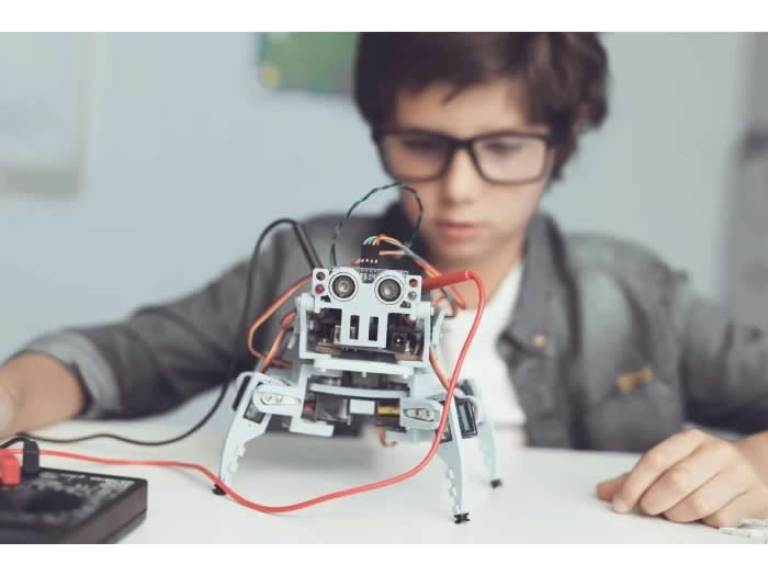 6歳頃～小学生】子どもたちに人気のプログラミングロボットおすすめ10選