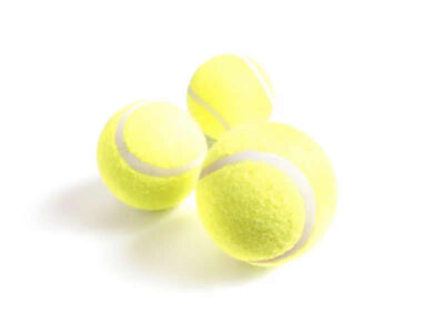 黄色いテニスボール3つ