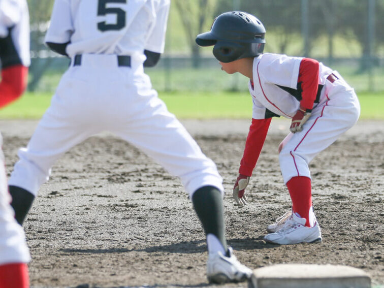 【少年野球】アシックスの野球スパイクのおすすめ7選！サイズの選び方から手入れ方法まで紹介
