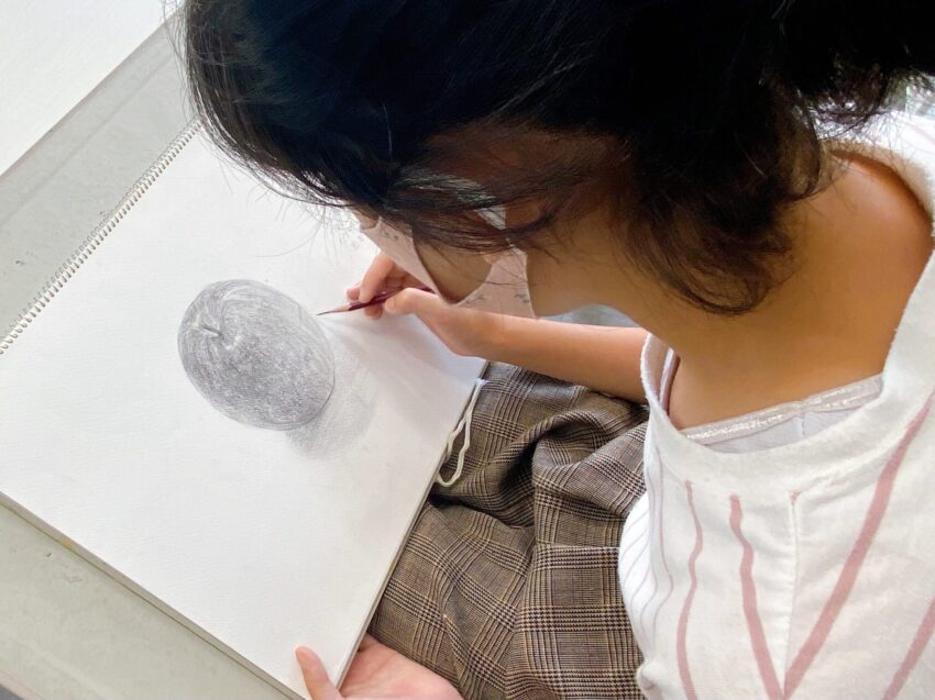 “観察する力″を伸ばすと表現がここまで変わる！？絵画教室に学ぶ「向き合うこと」