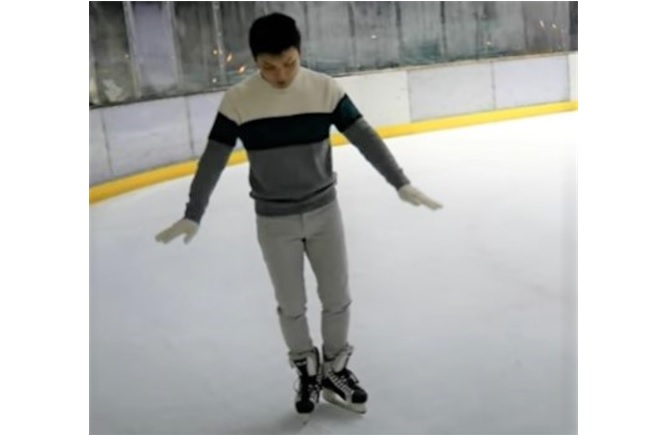 アイススケート歩き方のコツ