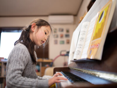 子どものピアノ教室は何歳から？教室の選び方や通うメリット・月謝などを徹底調査しました