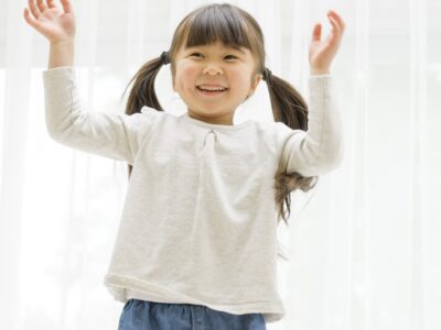 幼児のおうち英語は「歌×ダンス」から！子どもの早期学習におすすめの5曲を紹介