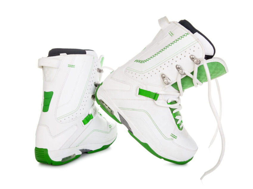 紐タイプのスノーボードブーツ