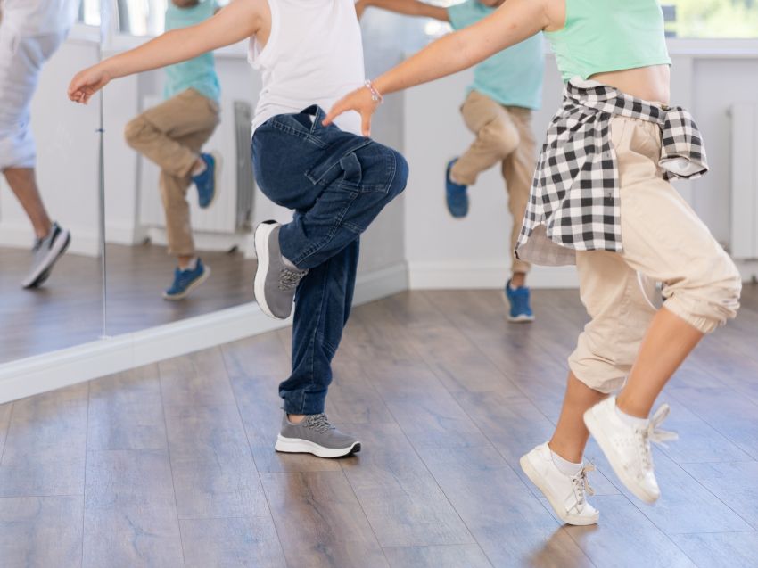 ダンススクールのレッスン風景