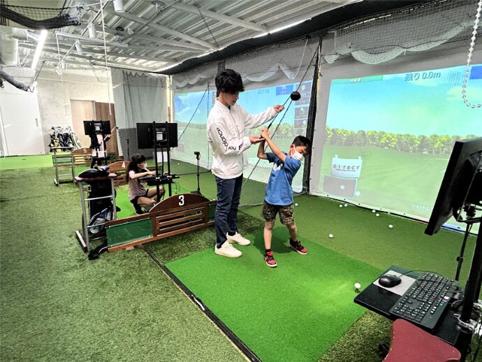 KIDS GOLF by GDO アクティブAKIBAゴルフガーデン練習場レッスンの雰囲気がわかる写真