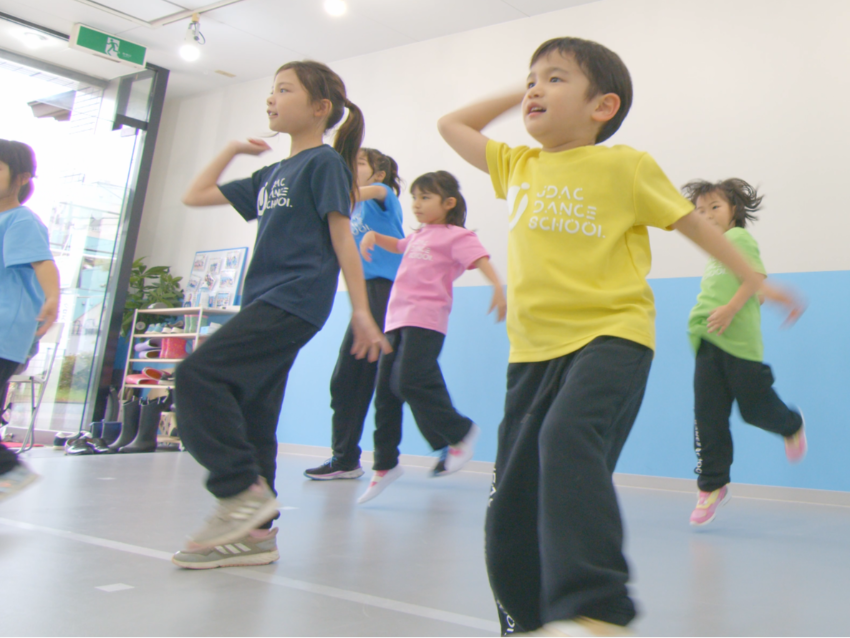 JDACダンススクールグンゼスポーツ京都八幡校の幼児＆低学年（年少～小1目安）