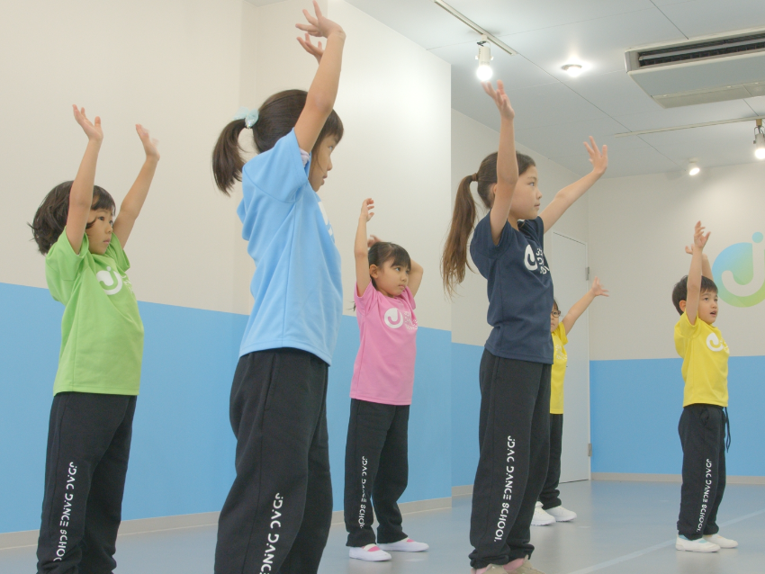 JDACダンススクール新石切校の小学生クラス（小2～小6目安）