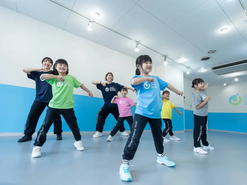 JDACダンススクールあびこ校のシャイン（年少〜小2目安）