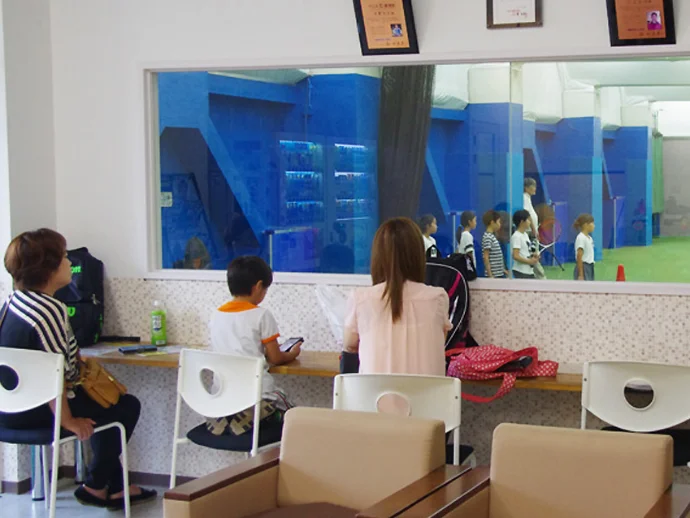 東武松原インドアテニス＆ゴルフスクールの雰囲気がわかる写真