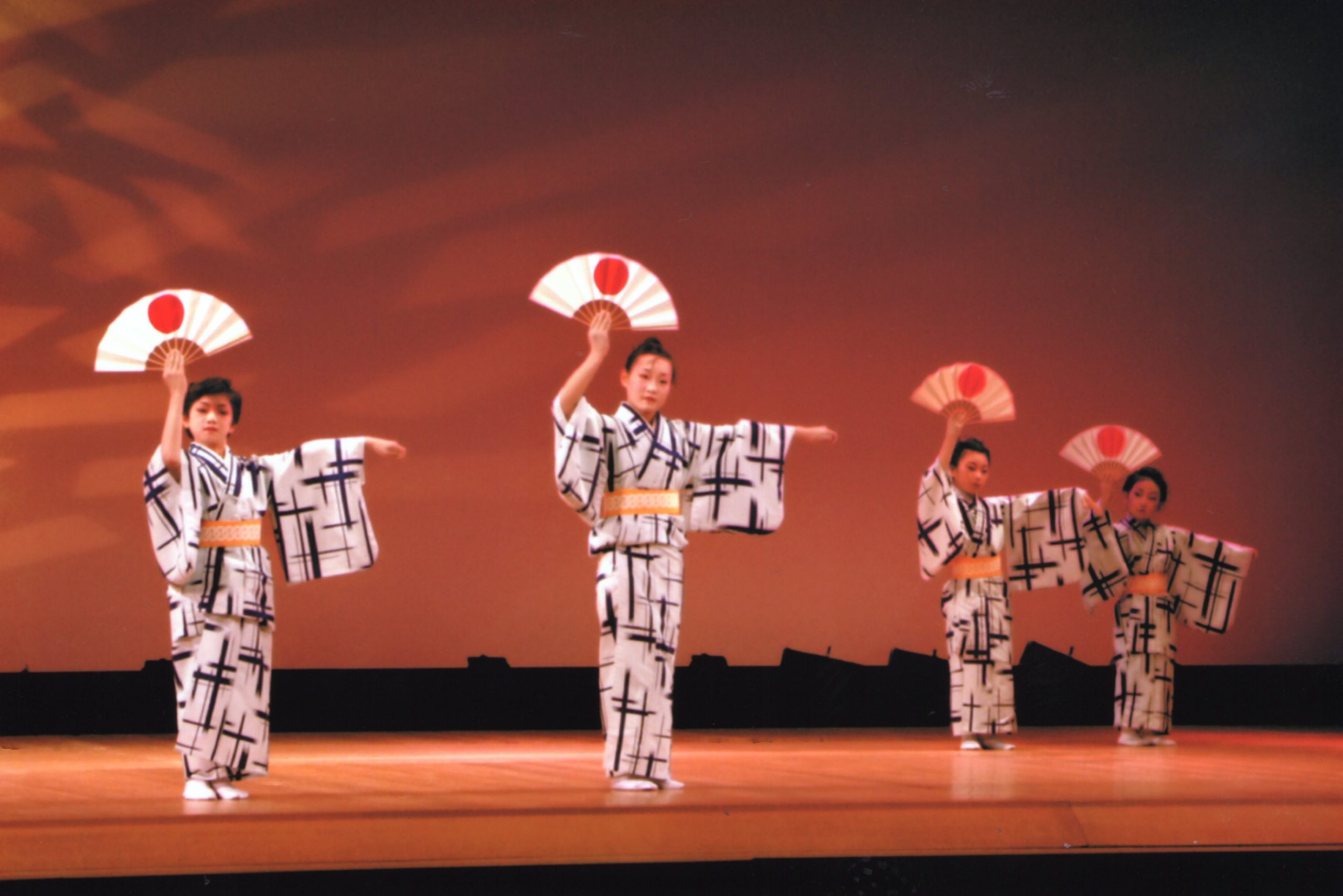 久留米毎日文化教室　こども日本舞踊の雰囲気がわかる写真