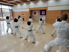 末広小学校 空手道場 国際スポーツアカデミー　